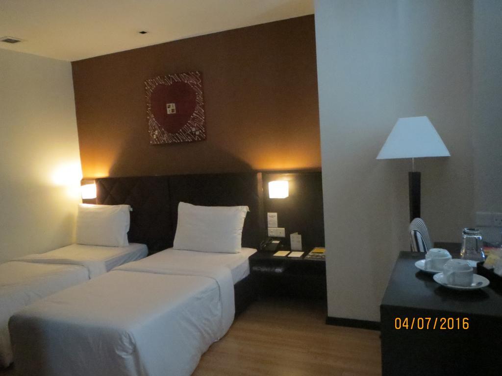Kuala Belait Tat Place Hotel מראה חיצוני תמונה