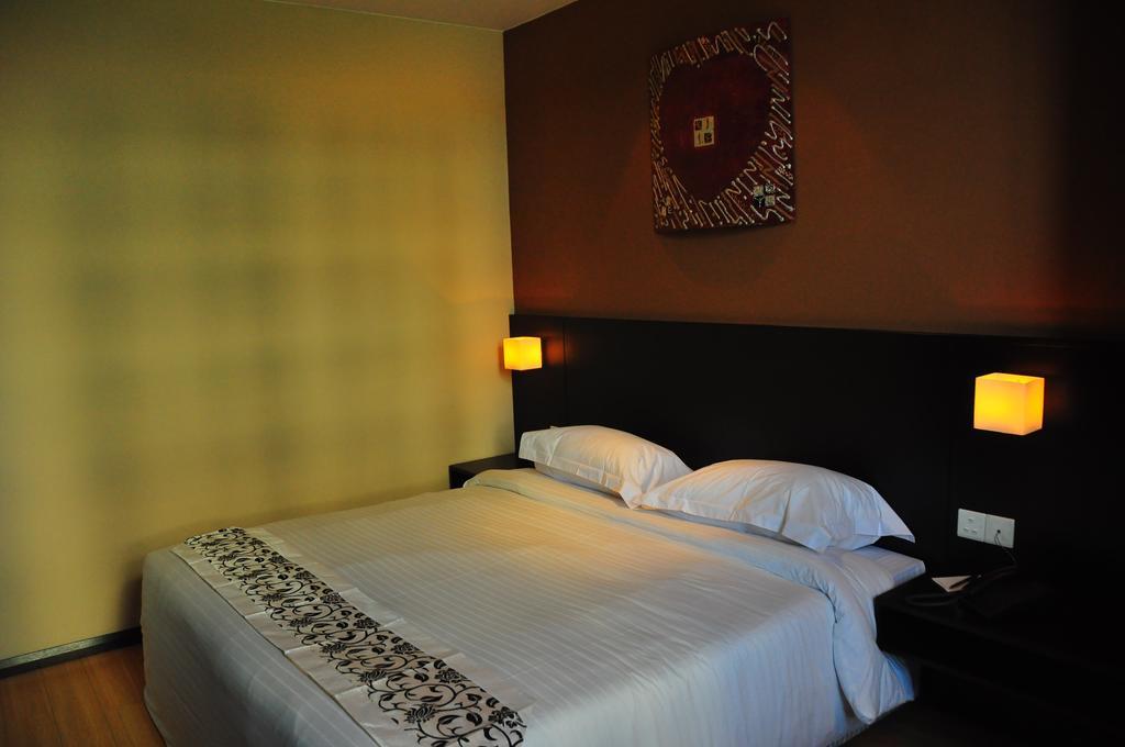 Kuala Belait Tat Place Hotel מראה חיצוני תמונה